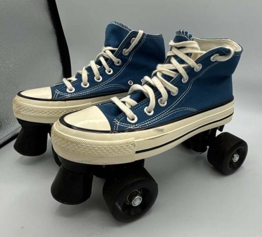 Even Star Blue Canvas High Top Roller Skates Size 7.5